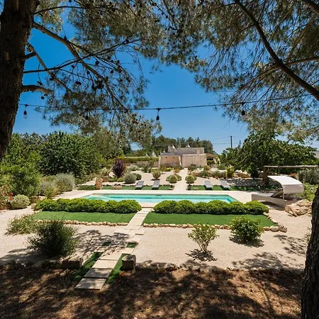 Trullo Aurea Villa *
