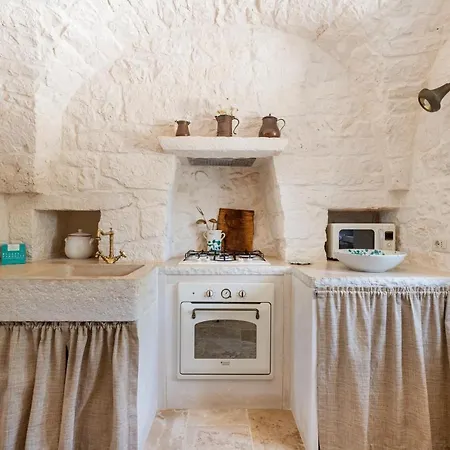 Trullo Aurea Villa *